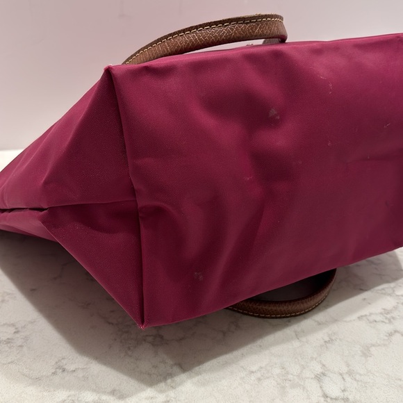 Longchamp Medium Le Pliage Bag Fuchsia - Picture 6 of 16